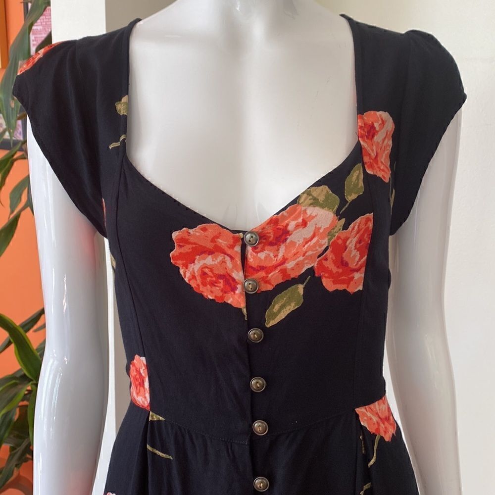 Urban Outfitters Kimchi Blue Black Rose Print Lace Up Romper Playsuit Size XS - Picture 4 of 14